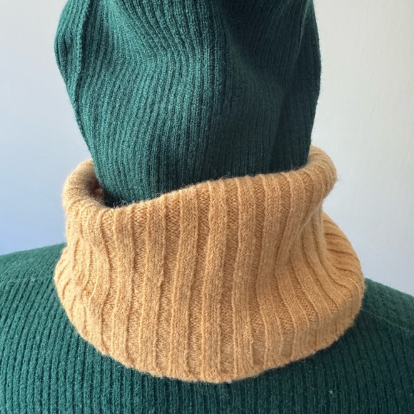 Vintage Eleanor P Brenner Women's Turtleneck Sweater - Picture 3 of 8